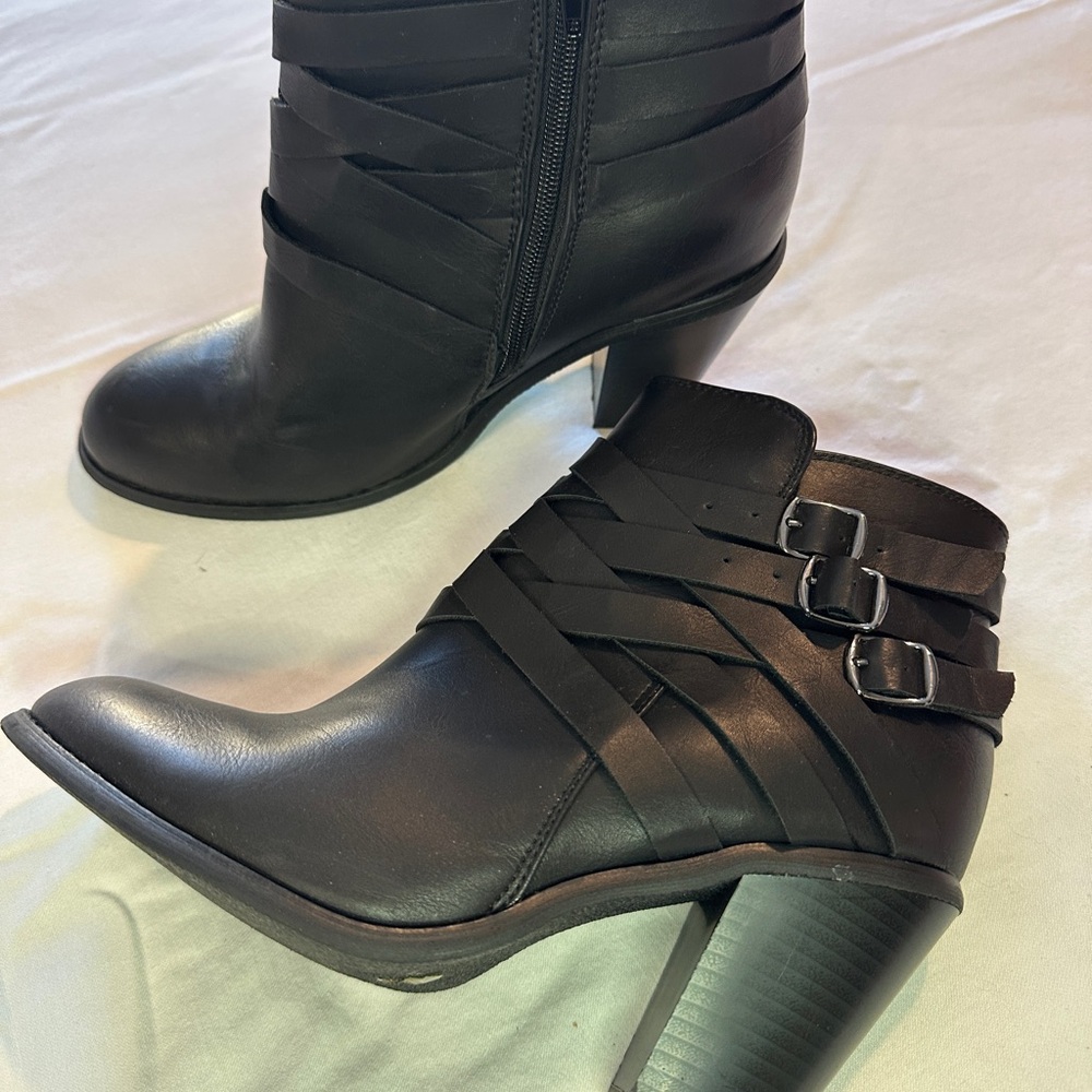 Women's Black Ankle Boots, size 10, 3" heel, zipper closure